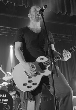 Micha - Gesang & Gitarre